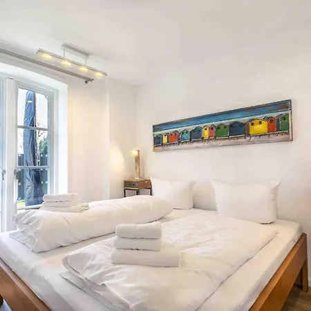 Holiday home Haushaelfte-29a-links-id-501 Bohl